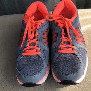 Nike Women size 8.5 grey and orange.